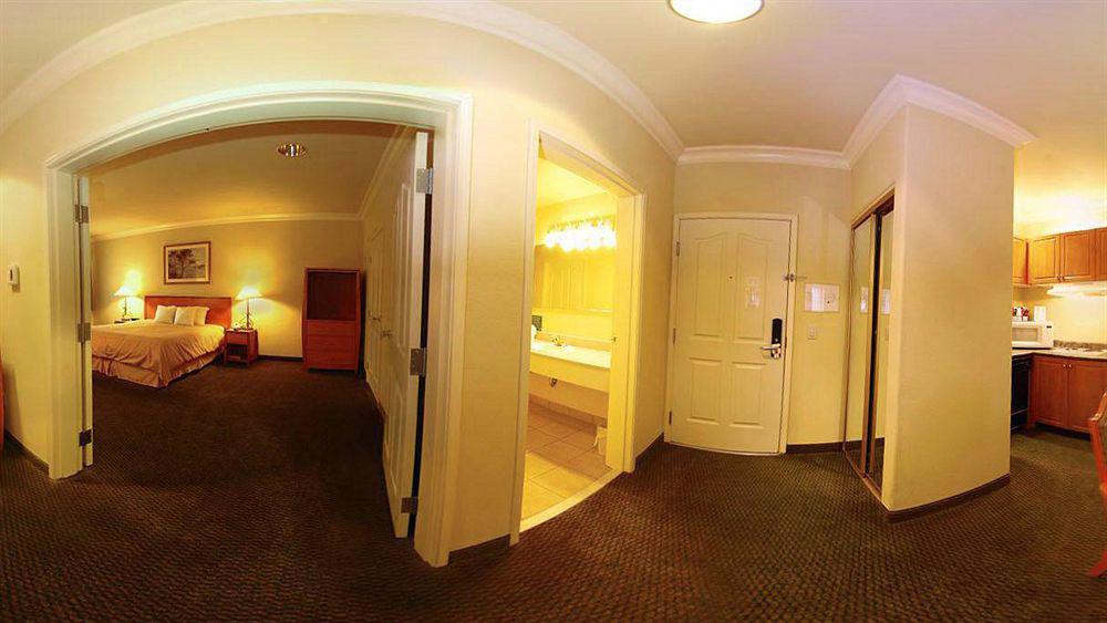 Comfort Suites San Jose Airport Екстер'єр фото