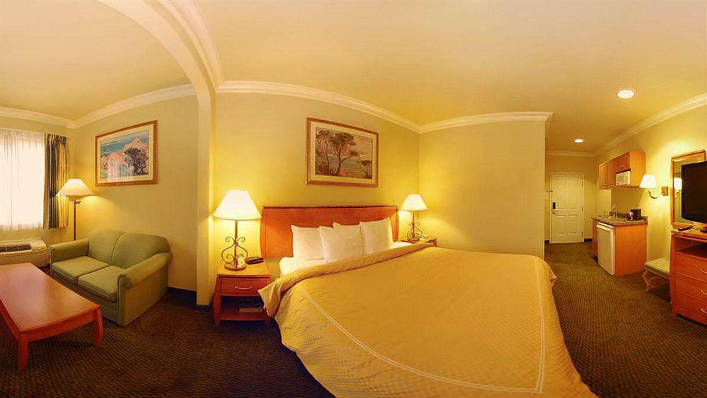 Comfort Suites San Jose Airport Екстер'єр фото